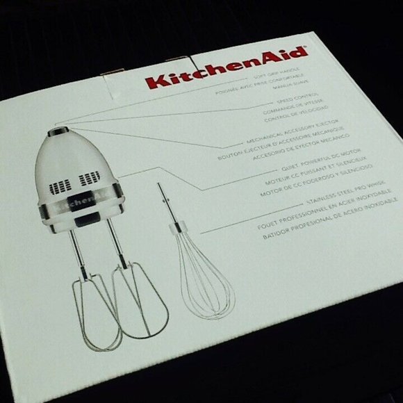 new in box WHITE KitchenAid Soft Start 7-Speed Hand Mixer Model KHM7210WH - Picture 8 of 11